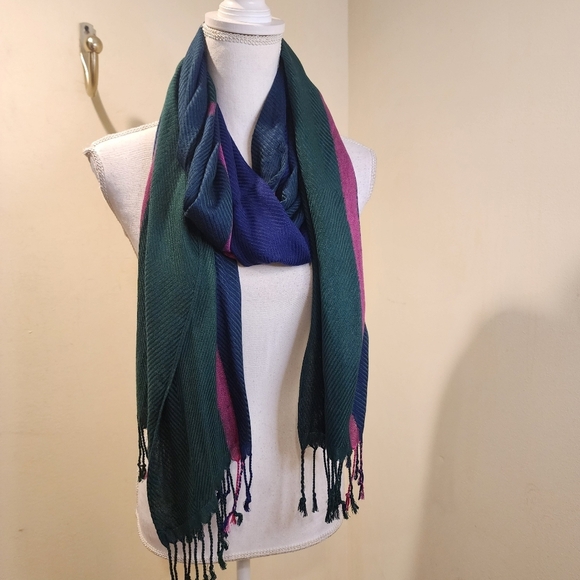 Liz Clairbone Plaid Multicolor Fringe Light Weight Scarf - Picture 2 of 7